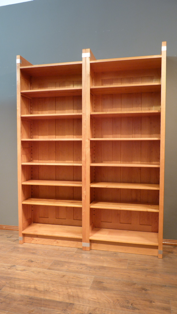 Zwei gebrauchte EINS-PLUS Bücherregale, massiv Erle, 215x80cm Zwei gebrauchte EINS-PLUS Bücherregale, massiv Erle, 215x80cm