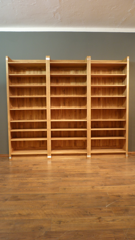 Drei EINSPLUS B&uuml;cherregale, 230x90x35cm, massiv Eiche