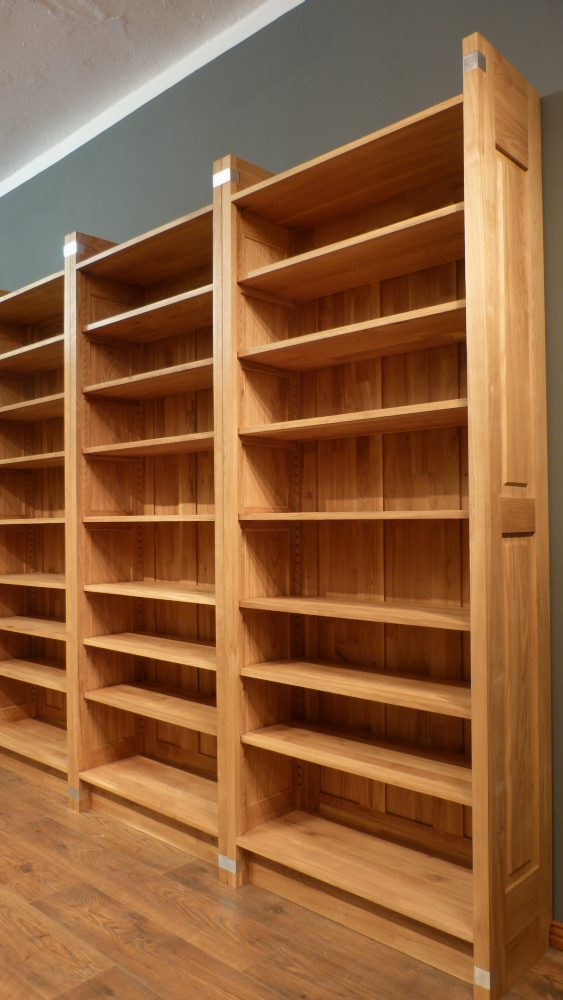 Drei EINSPLUS B&uuml;cherregale, 230x90x35cm, massiv Eiche