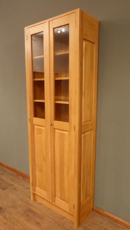 Massivholz Bücherschrank mit sieben verstellbaren Einlegeböden