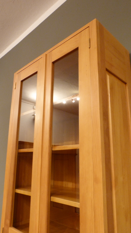 Massivholz Bücherschrank mit sieben verstellbaren Einlegeböden