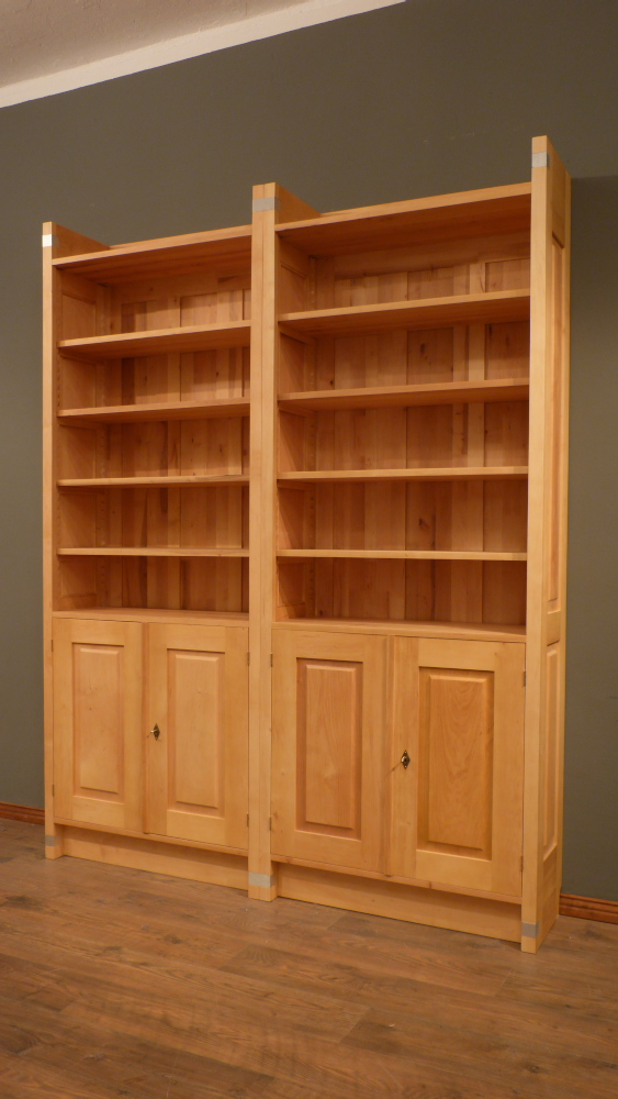 EINS-PLUS Bücherregal mit Türen