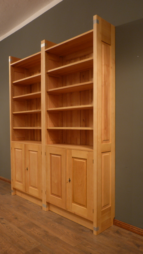 EINS-PLUS Bücherregal mit Türen