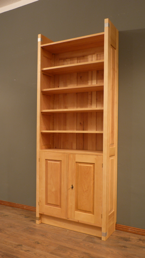 EINS-PLUS Bücherregal mit Türen