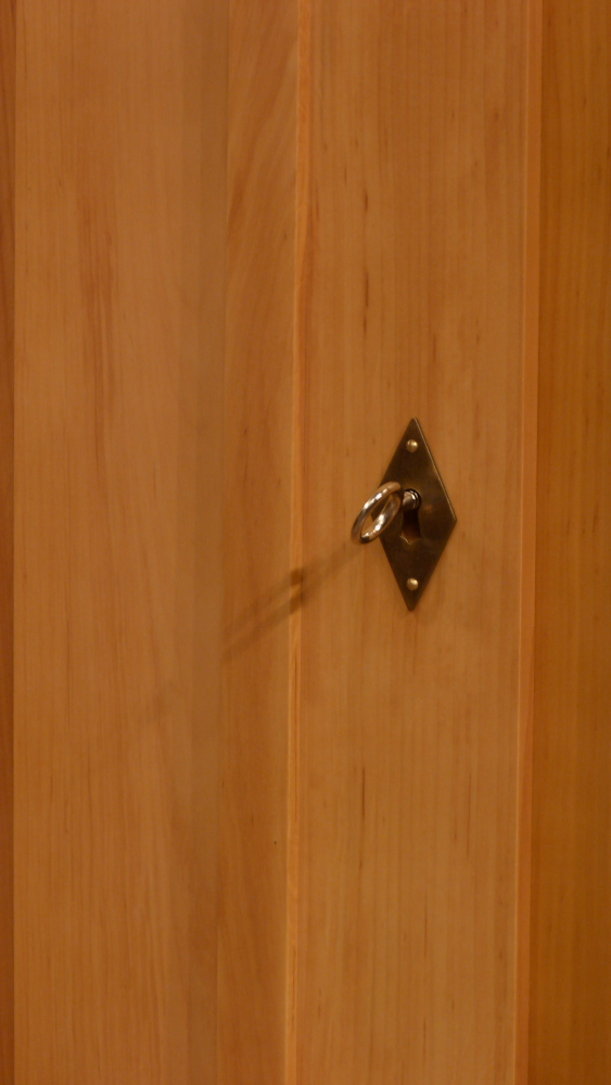 EINS-PLUS Bücherregal mit Türen