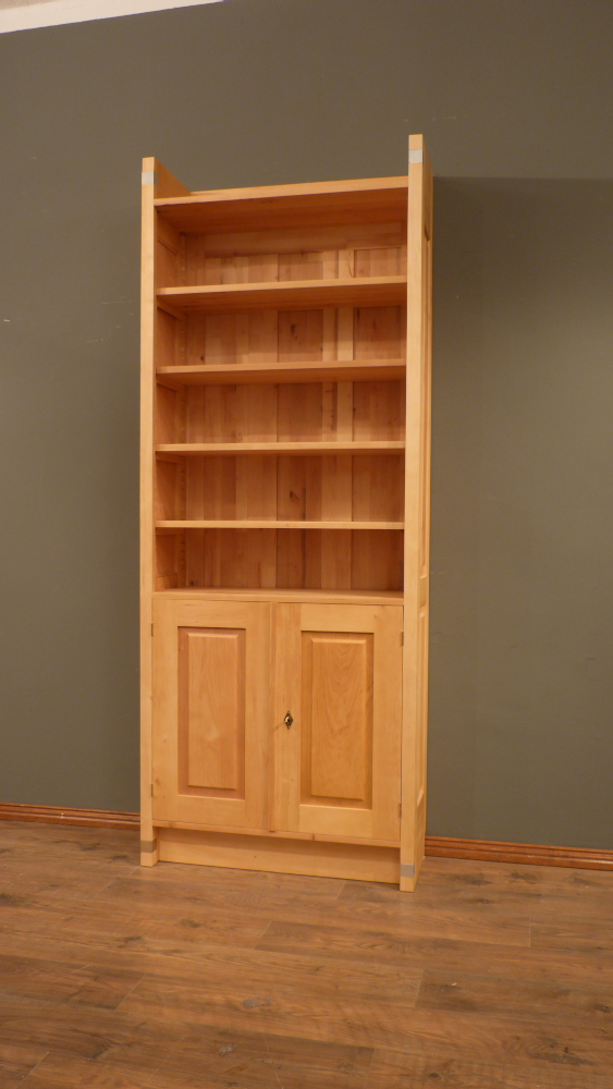 EINS-PLUS Bücherregal mit Türen